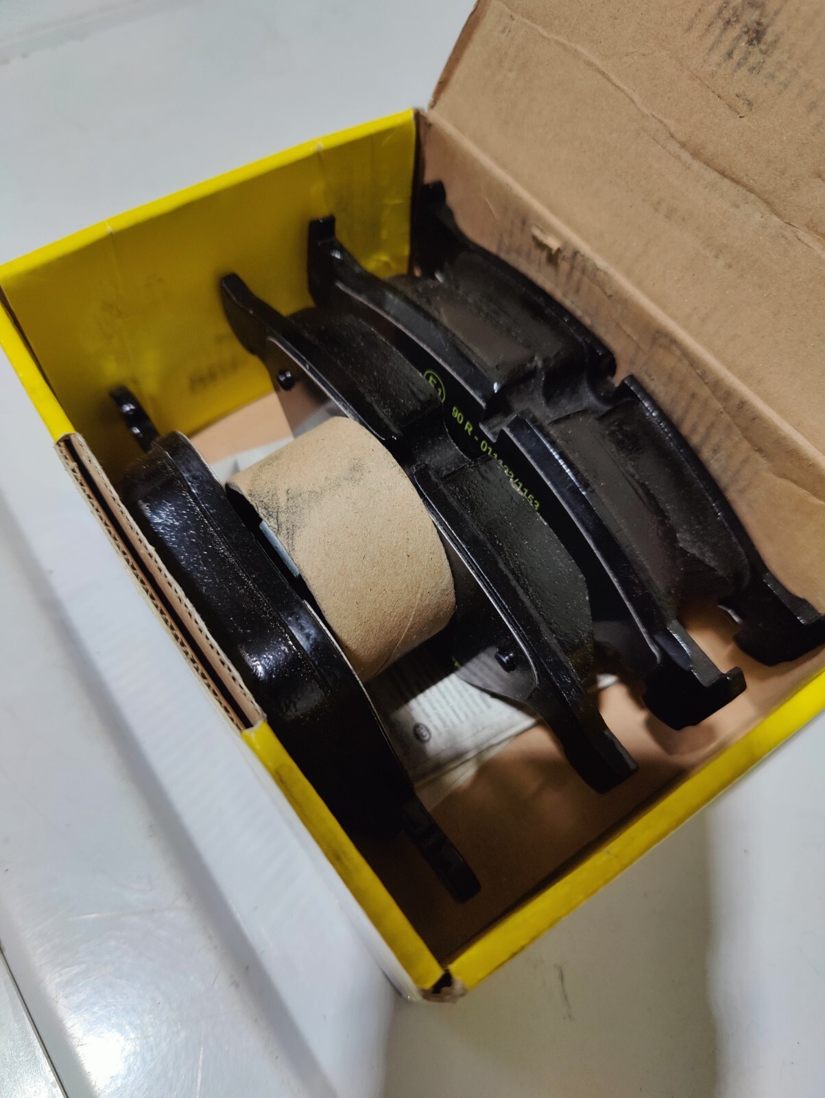 Textar Front Disc Brake Pad Set for BMW (2331303) E90 E92 E93 E91  