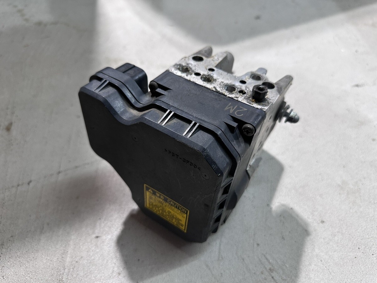 04 - 06 LEXUS RX330 3.3L FWD ABS Anti Lock Brake Pump Assy