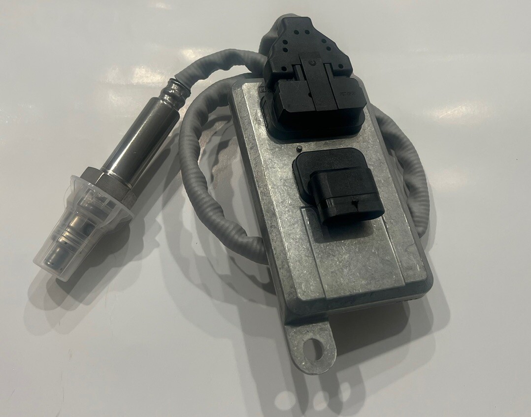 NEW*** CASE CONSTRUCTION & LINK BELL-BELT NOX SENSOR