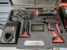 Snap-on Cordless Screwdriver Cts561cl With No Batteries. Snap-on Cordless Screwdriver Cts561cl With No Batteries.