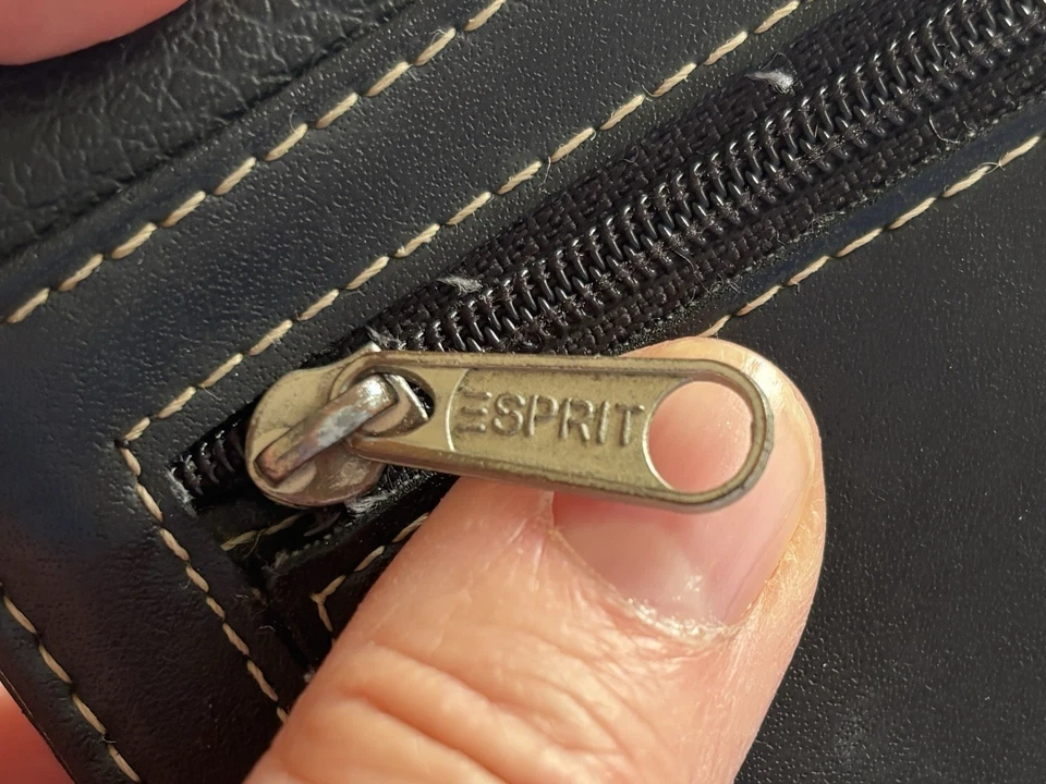 VTG Esprit Black Wallet Pebble Texture, Snap Closure, White Topstitching - Image 3 of 4