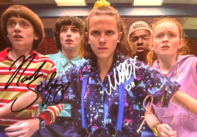 STRANGER THINGS Cast Signed (x3) Autograph 8x10'' Original Signature COA