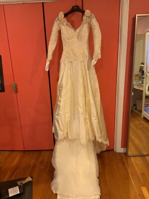 priscilla of boston lace wedding dress Breathtaking Priscilla of Boston Wedding Gown With Veil - VINTAGE - Size 6