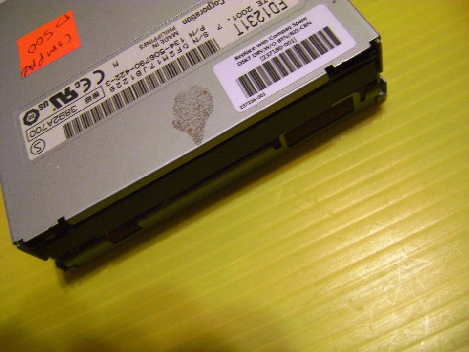 Compaq HP D500  1.44MB 3.5in Bezeless 237180-001 - Image 2 of 2