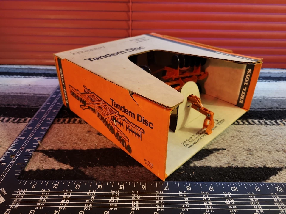 Ertl Allis Chalmers Orange Tandem Disc 1/16 diecast farm implement replica - Image 4 of 4