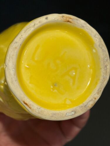 Vintage USA Pottery Double Handled Shawnee Vase Yellow Mid Century Modern 5.5” - Picture 3 of 7
