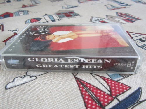 GLORIA ESTEFAN GREATEST HITS 1992 SONY EPIC AUDIO CASSETTE ALBUM - Picture 2 of 6