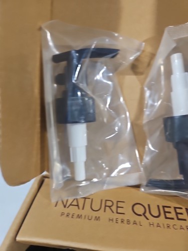 Nature Queen Premium Herbal Shampoo & Conditioner Box Set w/ Pumps 16 fl oz - Picture 2 of 8