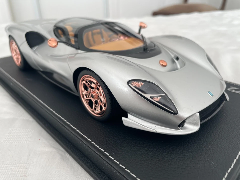De Tomaso P72 1/18 Sylver Peako 83812 - Photo 3/4