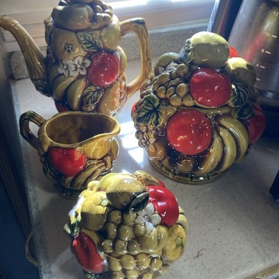 Cute 4 piece Vintage Ardco Harvest Fruit Tea Set. Teapot Creamer and Sugar Bowl