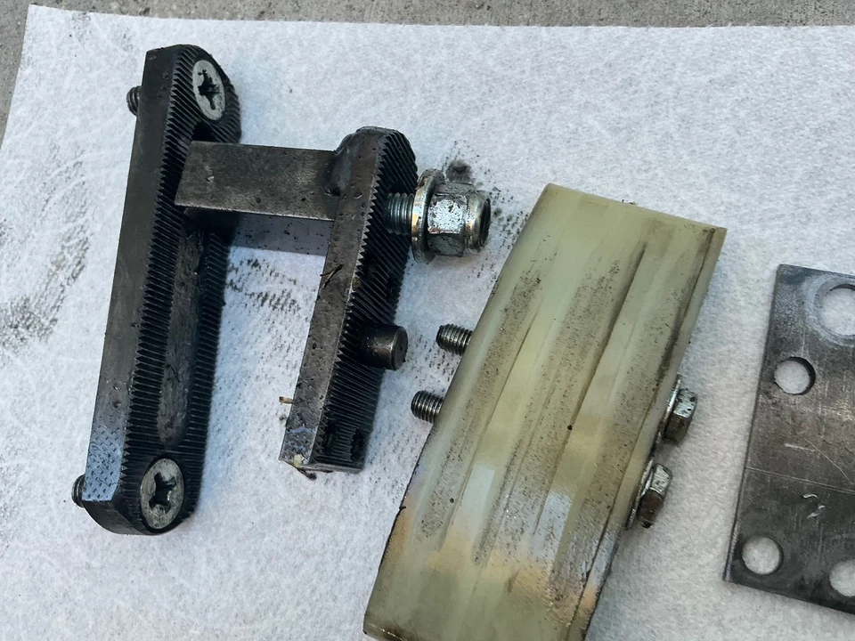 Lote de almohadillas tensoras de cadena primaria Harley Davidson EVO FXR Touring Dyna y Softail Foto 2 de 3