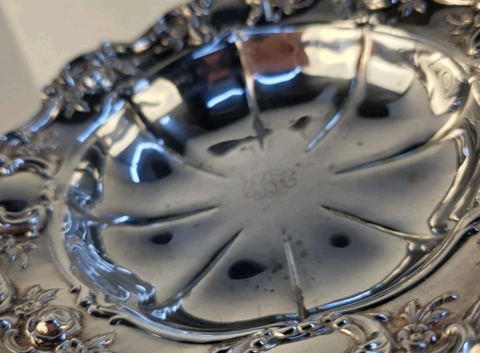 Toalla Vintage Plateada Old Master En Relieve Bon Bowl 4022 7 1/2" Monograma Foto 4 de 4