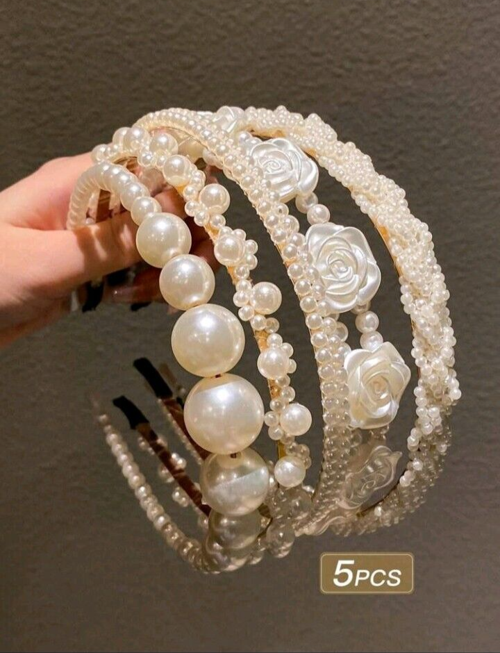 Hair clip, hair accessory, hair hoop, hair clips. Hair clip, hair accessory, hair hoop, hair clips.