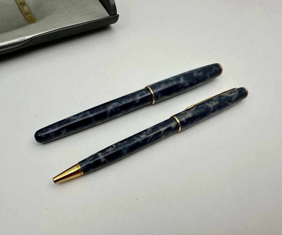 VTG Parker Sonnet Indigo Marble Fountain Pen 18K Gold Nib & Ballpoint Pen - Set - image 3 of 4