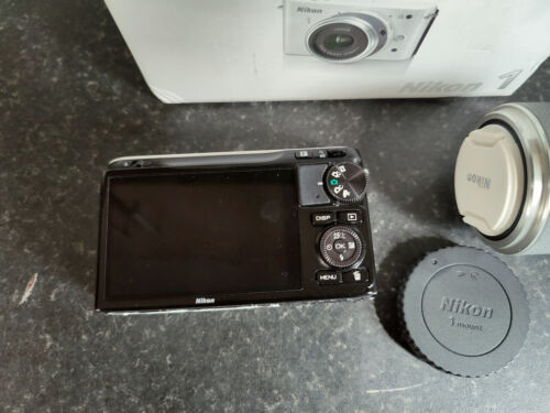 Nikon 1 J2 Compact Digital Camera Boxed + Lens 11-27.5mm + 16GB NIKKOR # - Bild 3 von 13