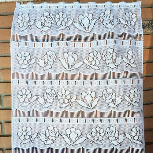 Tende bianchi in tessuto per la casa