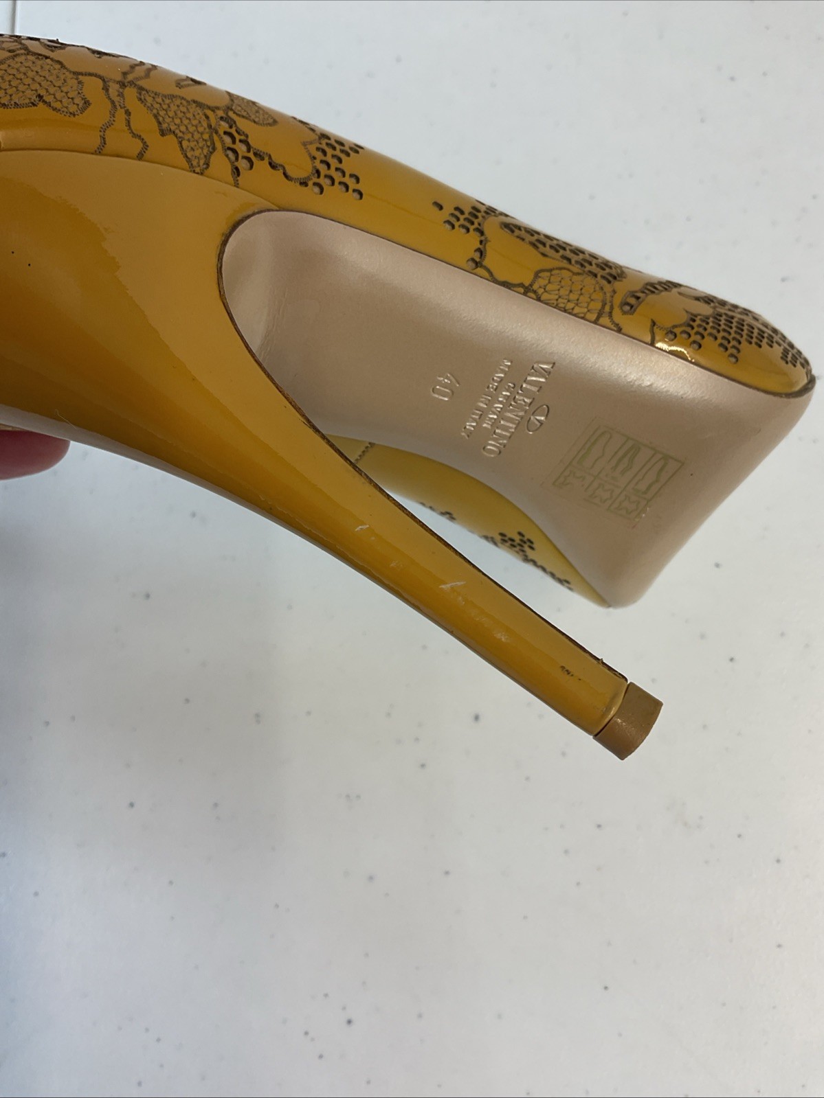 Valentino Garavani Gold Patent Lace Floral Peep Toe Pumps Heels Size 40 Us 9 thumbnail 13