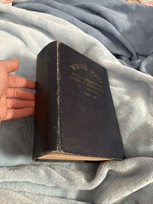 WHO'S WHO AMONG STUDENTS IN AMERICAN UNIVERSITIES AND COLLEGES HC 1941-42