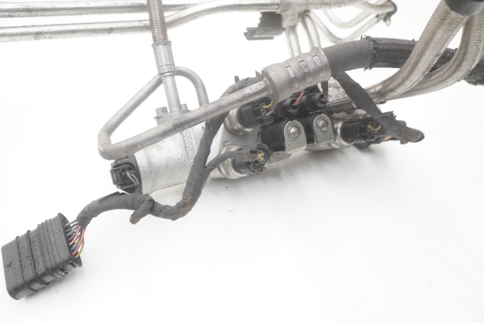 McLaren 720S 2020 Air suspension valve block P/N 14B0276CP