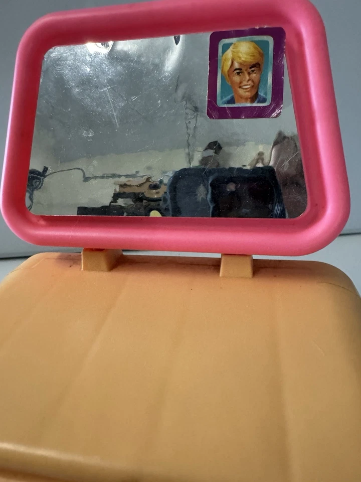 Vintage Barbie  Dream House Furniture Vanity Mirror Dresser - Image 4 of 4