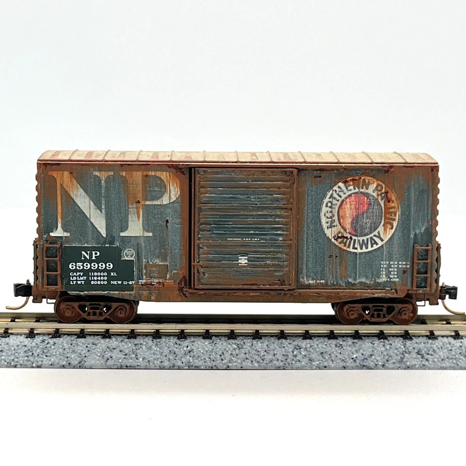 微型火车 N 比例北太平洋 Hy-Cube Boxcar 定制风化 NP 659999 — 第 3/4 张图片