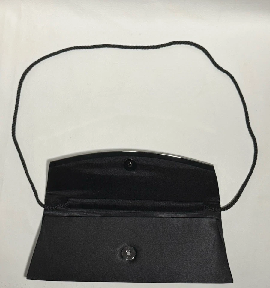 Bolso sin asas Jessica McClintock negro satinado plisado noche bolso formal Y2K Foto 3 de 4