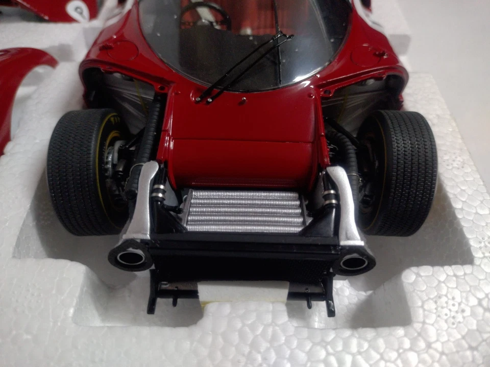 GMP 1:18 1967 Ferrari 330 P4 Spyder #6 - Image 4 of 4