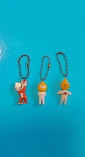 2x Vintage 50s/60s Esso Oil Drop Man / 1 x I've got a Tiger in my Tank keyrings