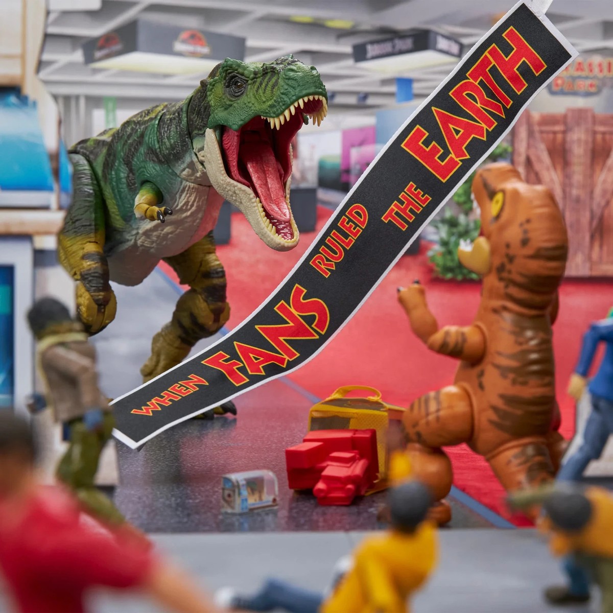Jurassic World Tyrannosaurus Rex Convention Crasher * 2025 SDCC