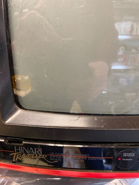 HINARI. TRAVELLER. MODEL CT16 COLOR TV. With remote VINTAGE fully working HINARI. TRAVELLER. MODEL CT16 COLOR TV. With remote VINTAGE fully working