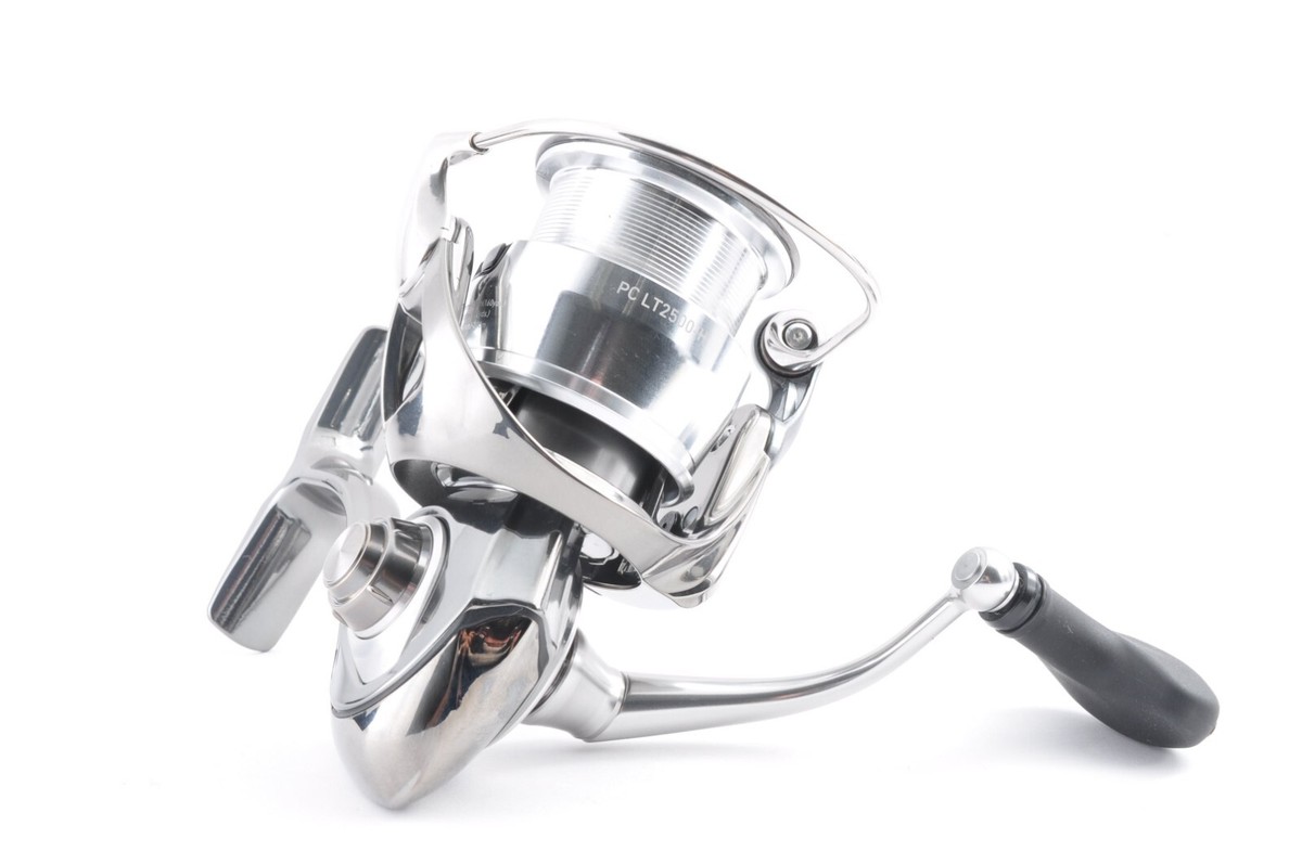 Daiwa 22 Exist PC LT2500-H Spinning Reel Shipping From Japan New