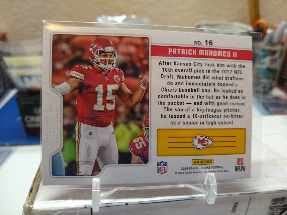 2018 Score Patrick Mahomes II Signal Callers #16 - Image 3 of 4