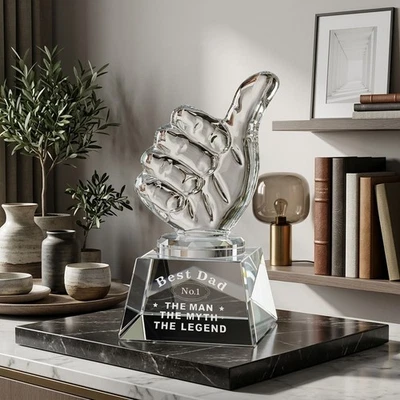 Klare optische Trophäe 4,8 x 2,6 Zoll mit Daumen hoch Schnitzerei Detail - Bild 1 von 4