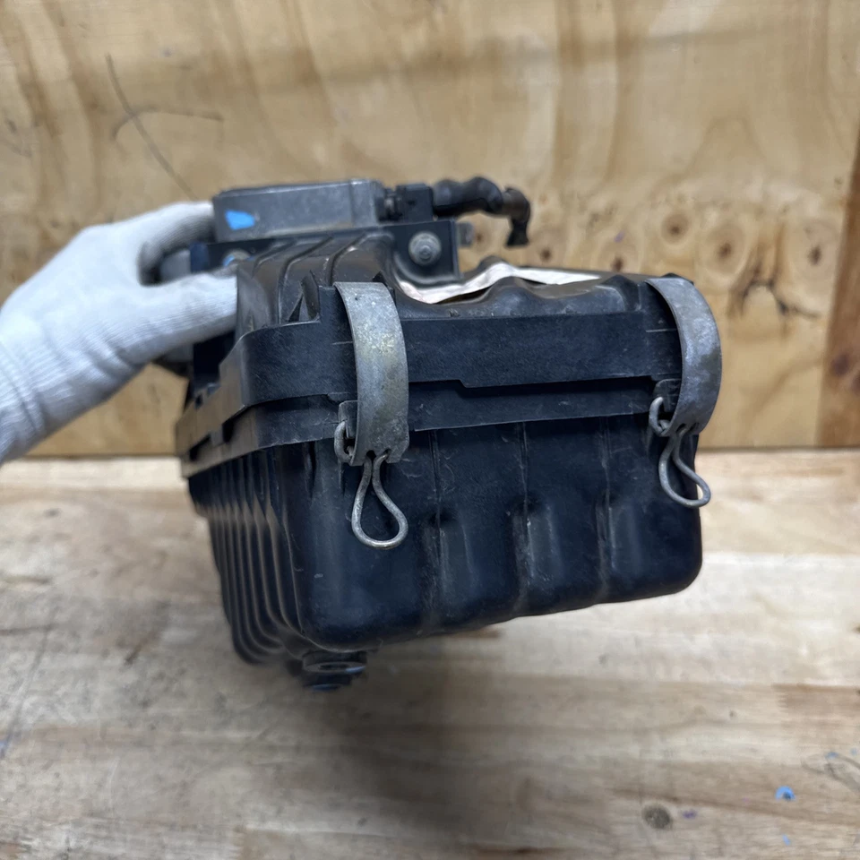 1987 1988 Toyota Celica GT - Air Cleaner Filter Housing + Mass Airflow Sensor Foto 4 de 4