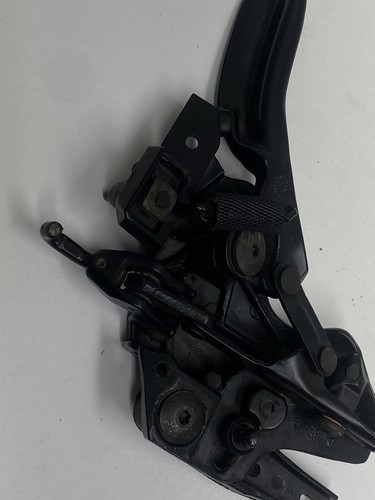 1996 - 2006 Chrysler Sebring Convertible Top Latch Handle LH DRIVER SIDE Q57 - Picture 22 of 23