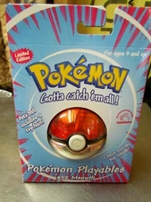 New Perfect Never Retailed Pokemon Playables #52 Meowth Pokeball + Keychain. 
