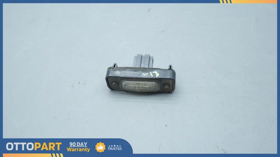 Luz exterior puerta levadiza maletero trasero Mercedes Benz S500 2000-2006 OEM A2208200066 Foto 2 de 4