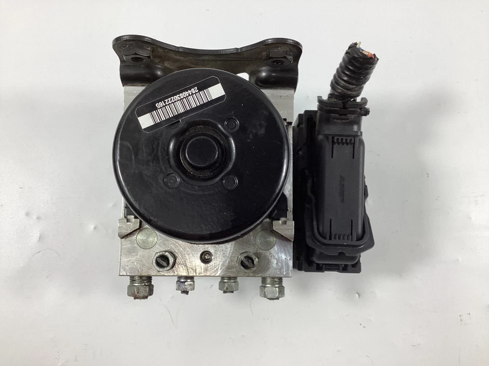 Conjunto de módulo de control de bomba de freno antibloqueo ABS Honda Odyssey 2014-2017 OEM. Foto 4 de 4