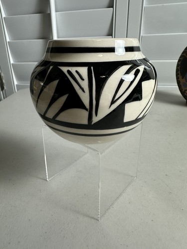 Tribe Pottery Glazed Vase Signed by Mike Nav Southwestern Deco Black & Ivory - Picture 8 of 9
