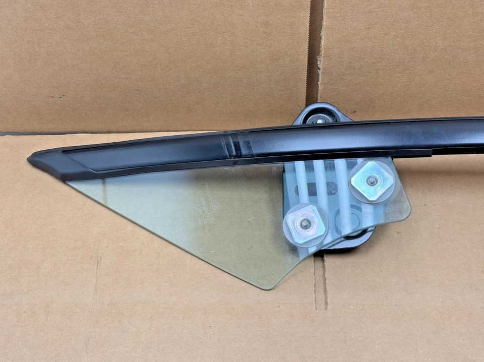 Mazda MX-5 Miata 2016-2025 conductor cuarto lado izquierdo ventana vidrio PO41 OEM Foto 2 de 4