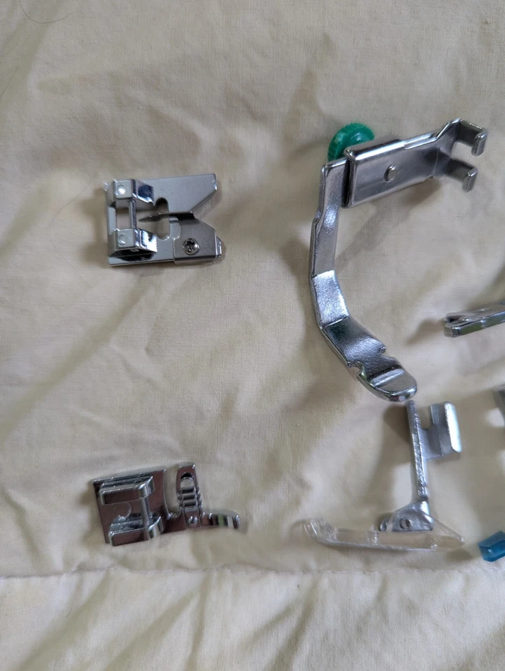 Selection Of Sewing Machine Feet X8 Fringe Foot, Cording Foot, Blind Stitch - Image 2 of 3