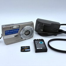 Olympus Stylus 810 Digital Camera w/ 16mb XD Card  Charger