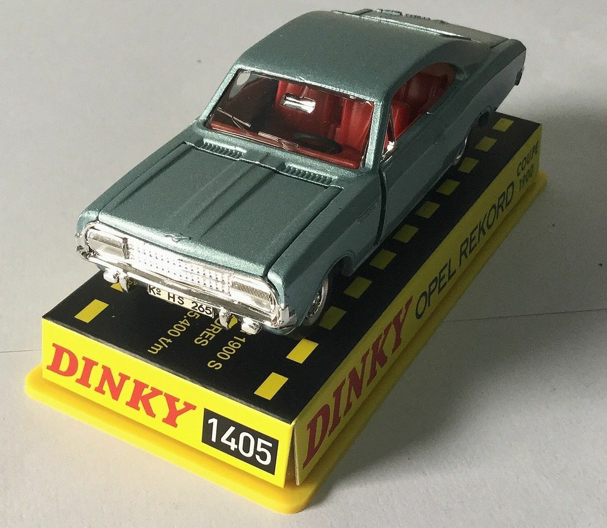 Rare : Opel Rekord A berline bleue de Dinky Toys France au 1:43