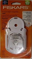 Fiskars 195120 45mm No-touch Blade Change Tool with 5 Blades