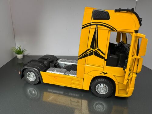 Camión Mercedes Benz Actros escala 1:24 diecast modelo coleccionistas - Imagen 5 de 12