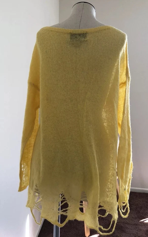 Suéter Suelto Ligero Destruido Wildfox Etiqueta Blanca "BEL AIR" Amarillo/Dorado XS Foto 3 de 4