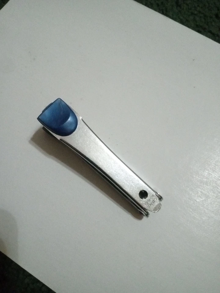 Grapadora/eliminador de grapas de publicidad pequeña vintage EE. UU. excelente estado de funcionamiento Foto 4 de 4