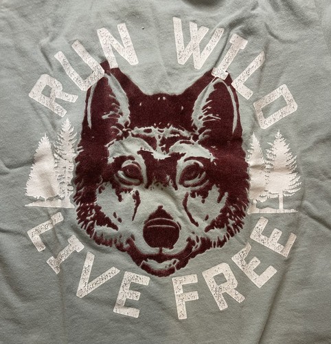 Peek T-Shirt Boys Toddler XL 18 24m Wolf Light Green Run Wild Live Free Graphic - Picture 2 of 4