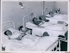 1936 Tuberculosis Patients Sunny Acres Sanitorium Warrensville Health 7X9 Photo