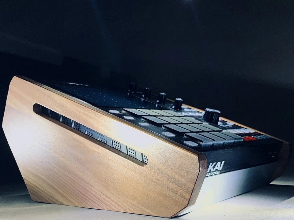 Akai MPC One Zebrano Stand Echtholz - Bild 2 von 2